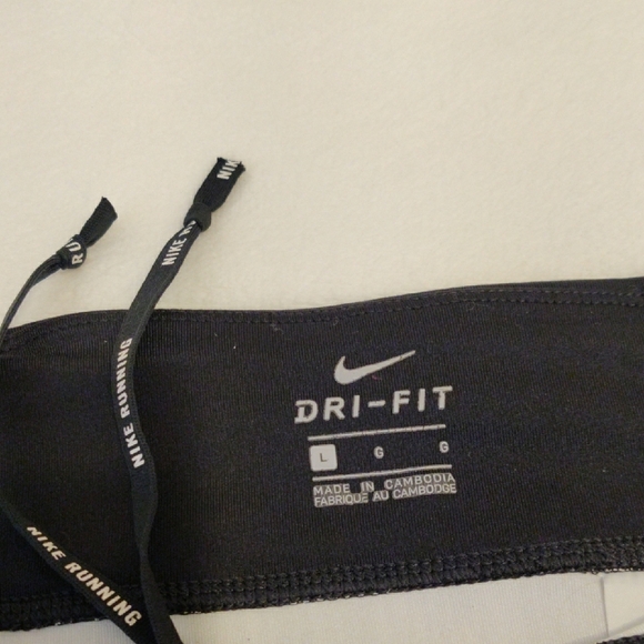 Nike Black and White Patterned Leggings - Picture 4 of 8